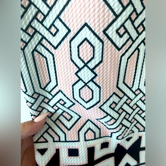 Geometric Printed Sheath Dress - Picture 4 of 8